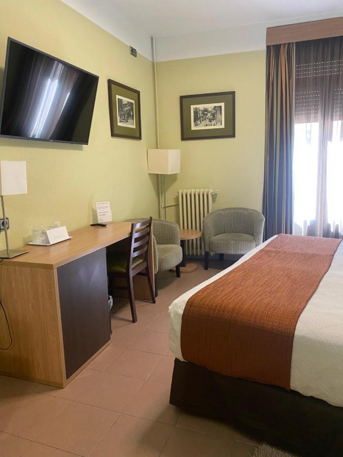 Hostal Ballesta Madrid Exterior foto