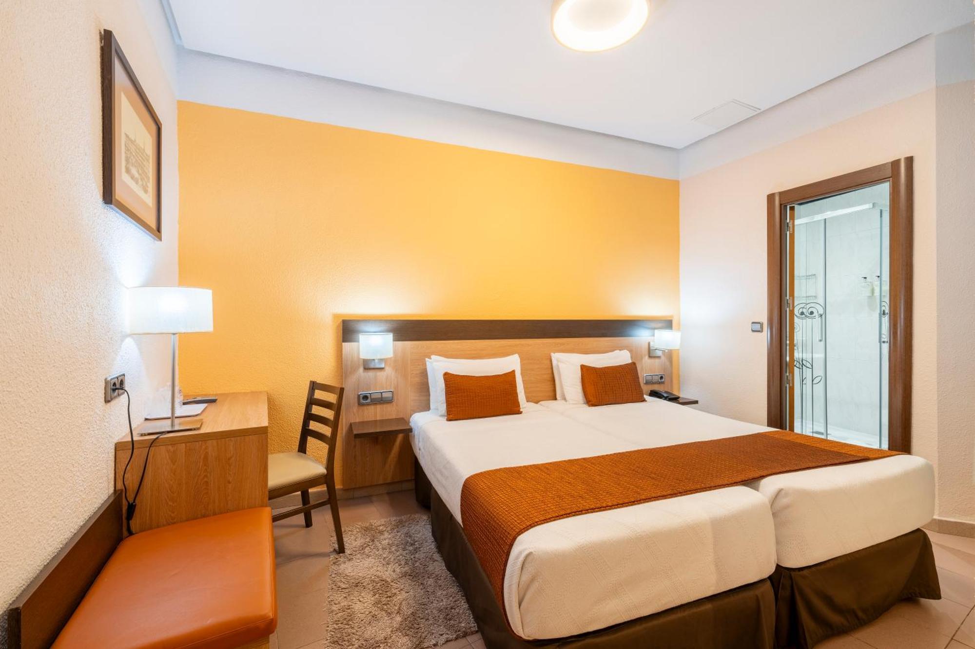 Hostal Ballesta Madrid Exterior foto