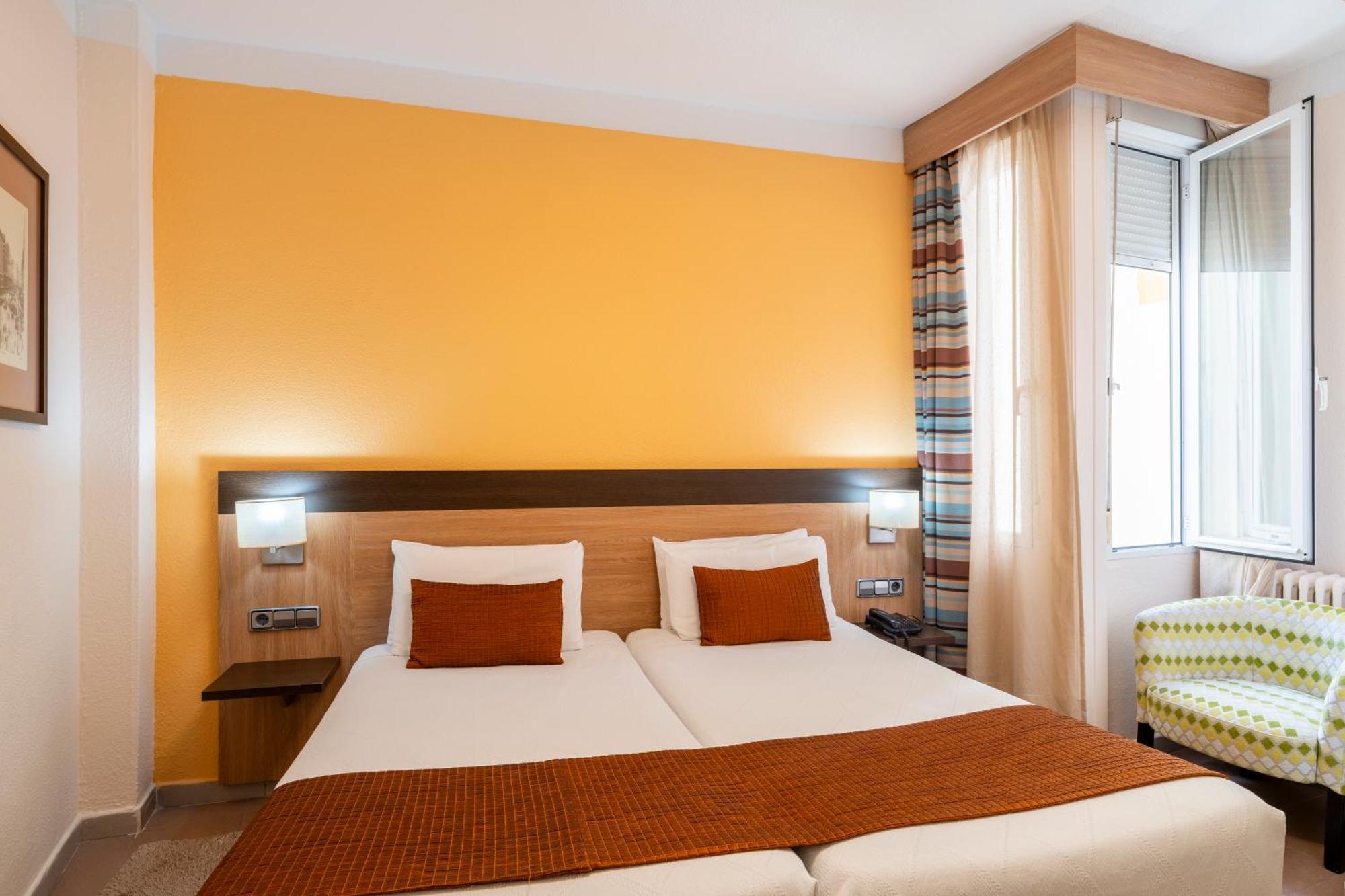 Hostal Ballesta Madrid Exterior foto