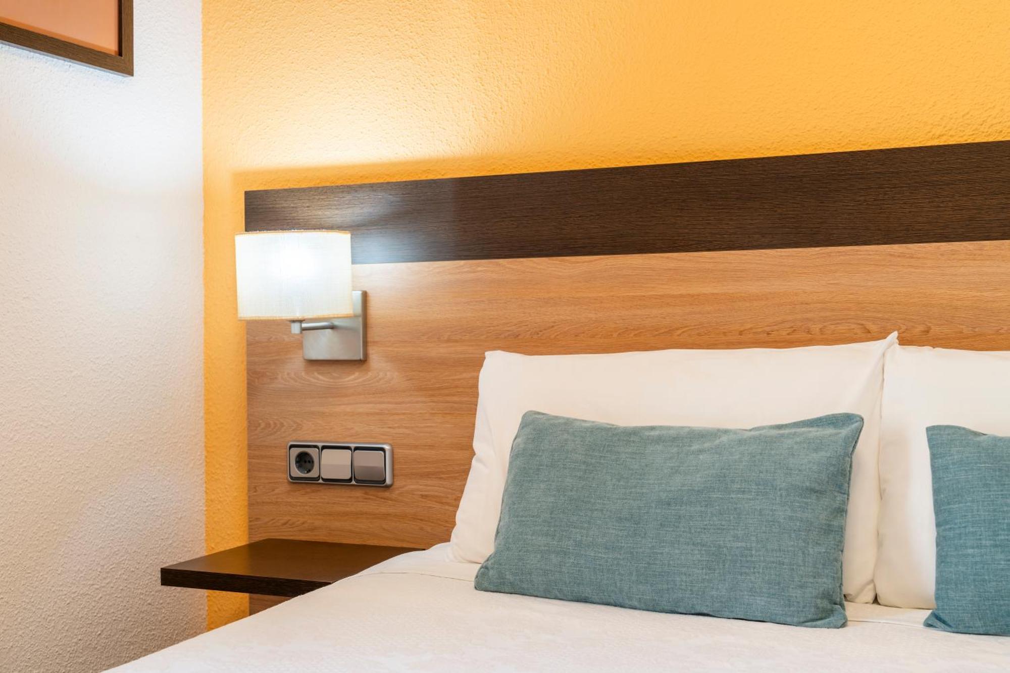 Hostal Ballesta Madrid Exterior foto