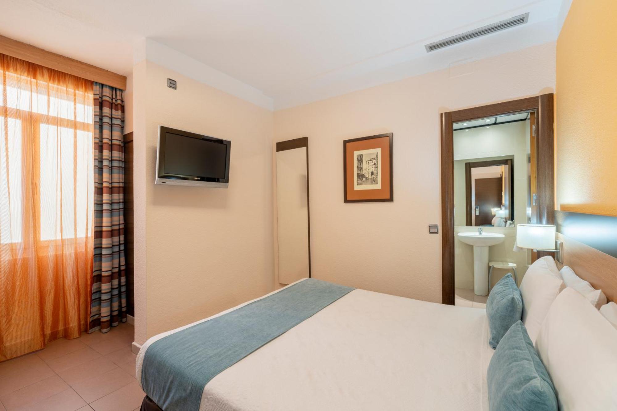Hostal Ballesta Madrid Exterior foto