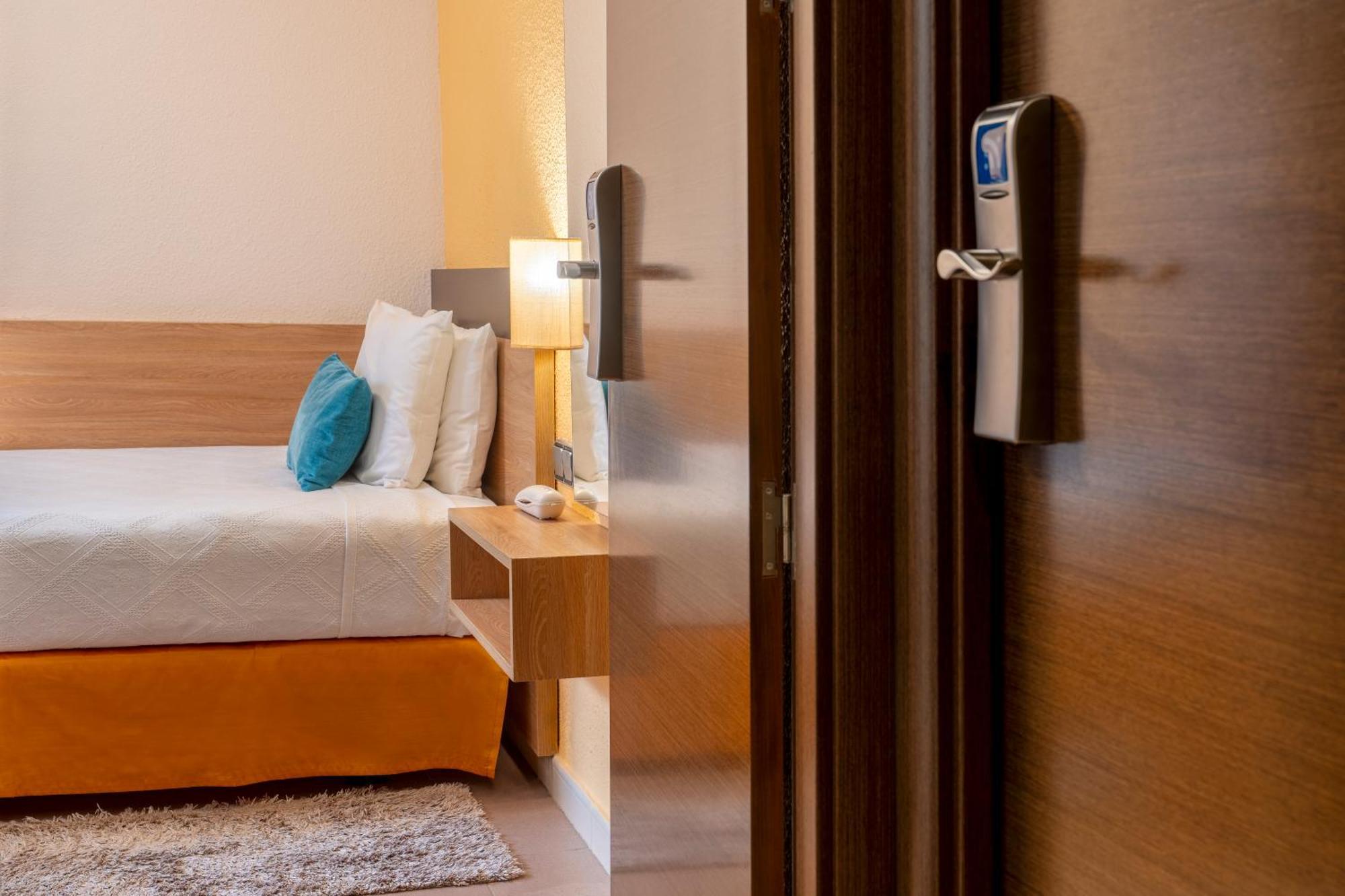 Hostal Ballesta Madrid Exterior foto
